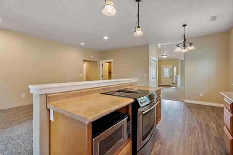 948 Win Way, Eagle Point, OR 97524 photo 13
