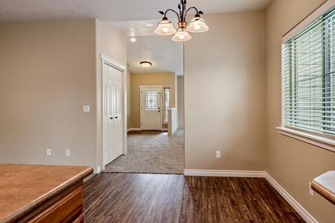 948 Win Way, Eagle Point, OR 97524 photo 15