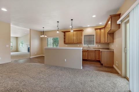 948 Win Way, Eagle Point, OR 97524 photo 14