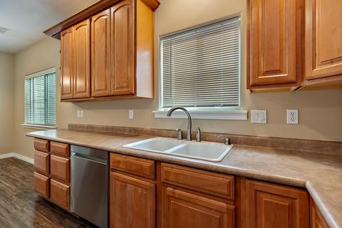 948 Win Way, Eagle Point, OR 97524 photo 12