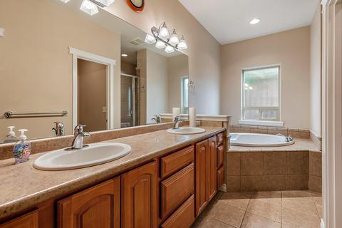 948 Win Way, Eagle Point, OR 97524 photo 20