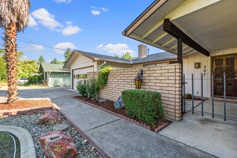 207 S Rose St, Phoenix, OR 97535 photo 6