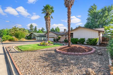 207 S Rose St, Phoenix, OR 97535 photo 3