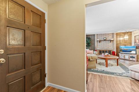 207 S Rose St, Phoenix, OR 97535 photo 9