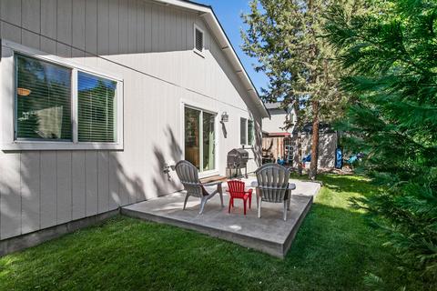 21363 Pecoraro Loop, Bend, OR 97701 photo 2