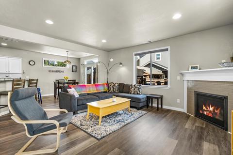 620 SE Glencoe Pl, Bend, OR 97702 photo 2