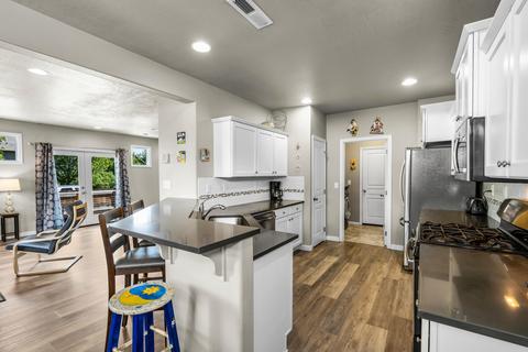 620 SE Glencoe Pl, Bend, OR 97702 photo 4