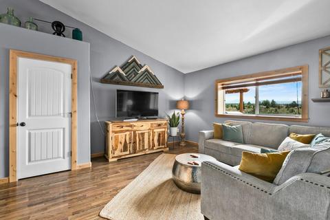 66973 Lance Rd, Bend, OR 97703 photo 3