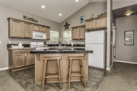 20687 Beaumont Dr, Bend, OR 97701 photo 9