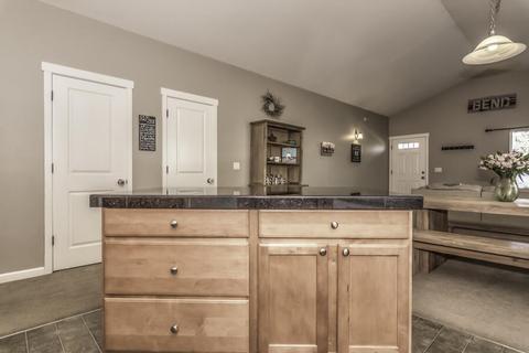 20687 Beaumont Dr, Bend, OR 97701 photo 11