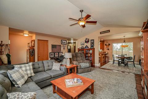 1097 Highlands Dr, Eagle Point, OR 97524 photo 7