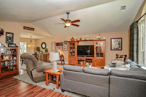 1097 Highlands Dr, Eagle Point, OR 97524 photo 5