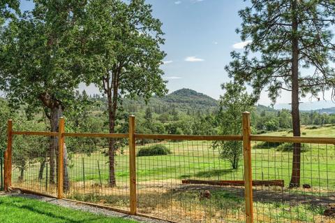 1850 Worthington Rd, Eagle Point, OR 97524 photo 3