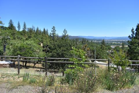 230 Leafwood Dr, Eagle Point, OR 97524 photo 24