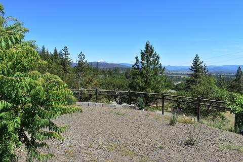 230 Leafwood Dr, Eagle Point, OR 97524 photo 28