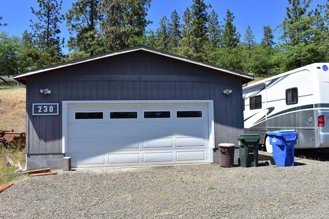230 Leafwood Dr, Eagle Point, OR 97524 photo 4