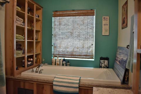 230 Leafwood Dr, Eagle Point, OR 97524 photo 7