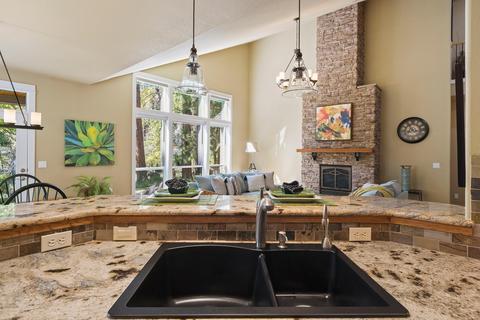 1101 E Timber Pine Dr, Sisters, OR 97759 photo 18
