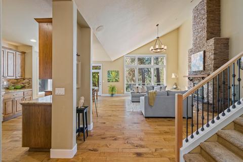 1101 E Timber Pine Dr, Sisters, OR 97759 photo 6