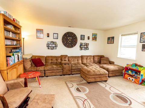 148 S Haskell St, Central Point, OR 97502 photo 3