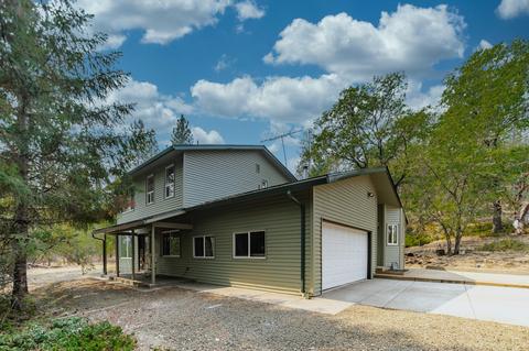 1100 Alpine Rd, Eagle Point, OR 97524 photo 1