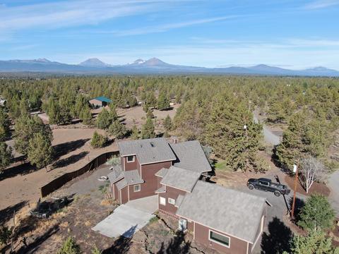 17909 Cascade Estates Dr, Bend, OR 97703 photo 2