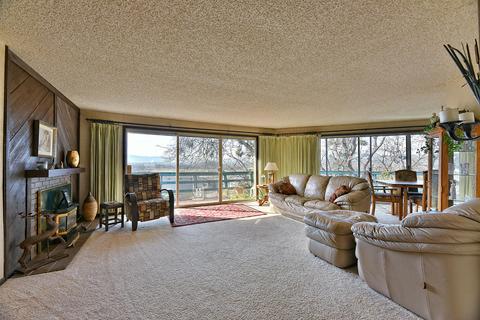 805 Mesa Dr, Eagle Point, OR 97524 photo 1