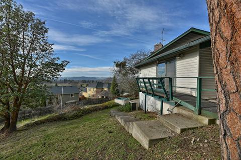 805 Mesa Dr, Eagle Point, OR 97524 photo 11