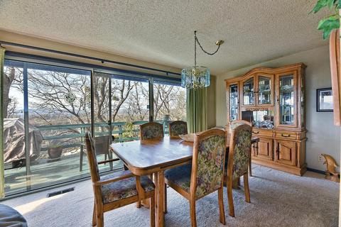 805 Mesa Dr, Eagle Point, OR 97524 photo 4