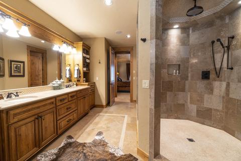 56395 Fireglass Loop, Bend, OR 97707 photo 12