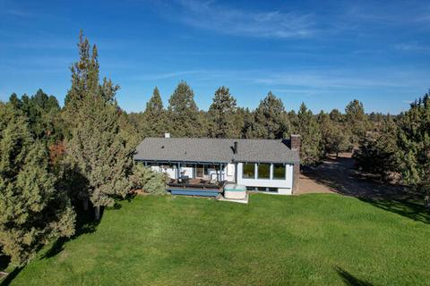 63825 Pioneer Loop, Bend, OR 97701 photo 1