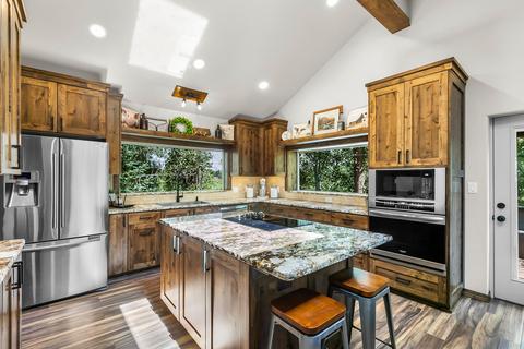 54822 Maple Dr, Bend, OR 97707 photo 5