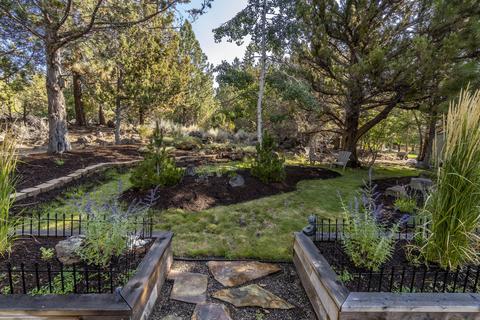 1656 Summit Dr NW, Bend, OR 97703 photo 24