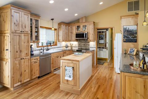 1656 Summit Dr NW, Bend, OR 97703 photo 7