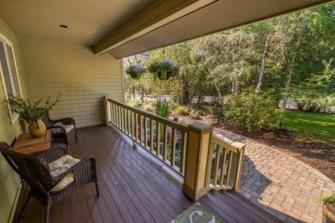 1656 Summit Dr NW, Bend, OR 97703 photo 2