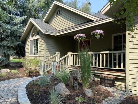 1656 Summit Dr NW, Bend, OR 97703 photo 1