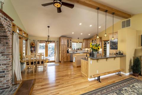 1656 Summit Dr NW, Bend, OR 97703 photo 4