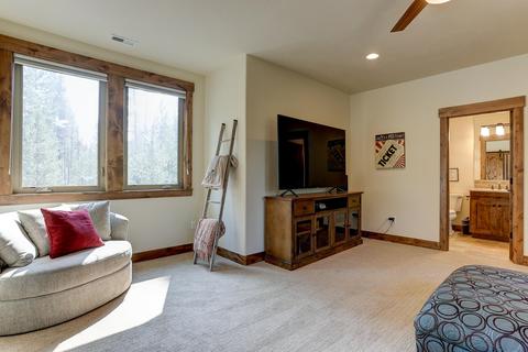 56397 Trailmere Cir, Bend, OR 97707 photo 38