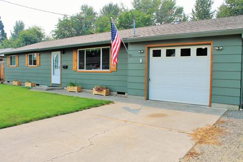 1101 Comet Ave, Central Point, OR 97502 photo 2