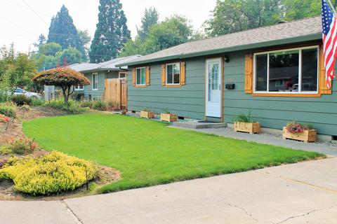 1101 Comet Ave, Central Point, OR 97502 photo 3