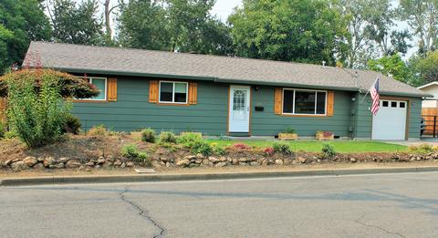 1101 Comet Ave, Central Point, OR 97502 photo 1
