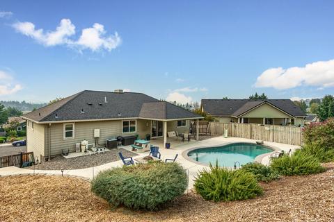 406 Phoenix Hills Dr, Phoenix, OR 97535 photo 36