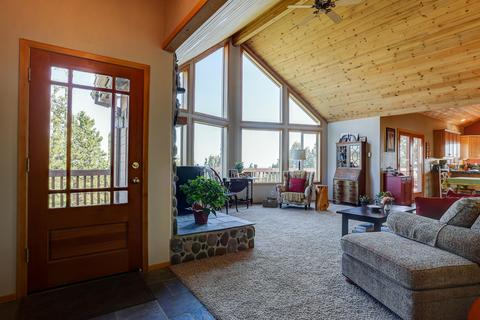 59729 Calgary Loop, Bend, OR 97702 photo 4