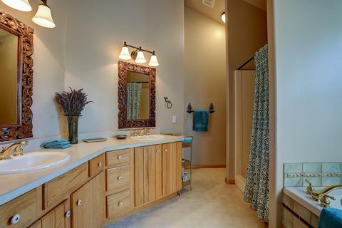 59729 Calgary Loop, Bend, OR 97702 photo 21