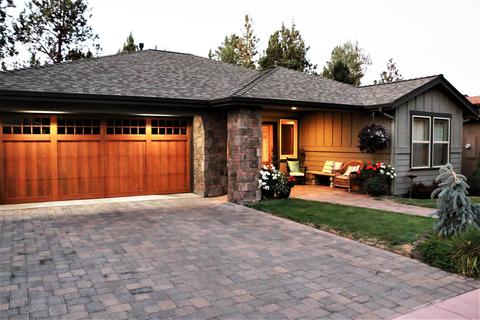20630 Silas Dr, Bend, OR 97701 photo 1