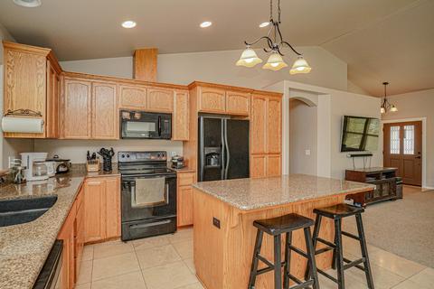 110 Cedric Ct, Eagle Point, OR 97524 photo 9