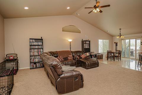 110 Cedric Ct, Eagle Point, OR 97524 photo 4