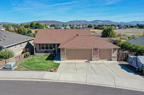 110 Cedric Ct, Eagle Point, OR 97524 photo 1