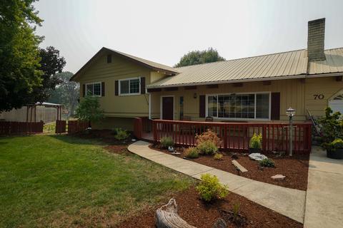 70 Sierra Dr, Eagle Point, OR 97524 photo 3