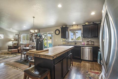 67140 Harrington Loop Rd, Bend, OR 97703 photo 10